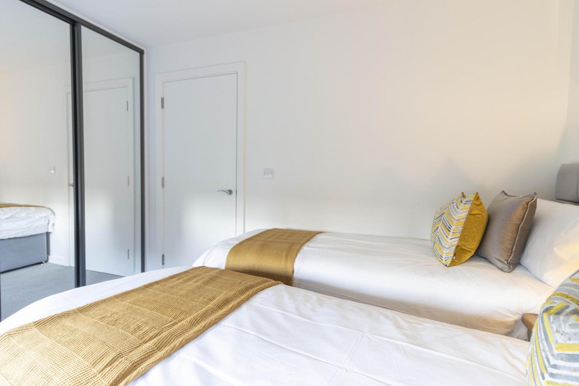 Linacre 11 - Modern 2 Bed Behind The Cathedral With Free Parking And Fast Wifi Apartment Exeter Exterior photo